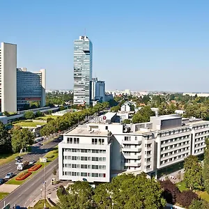 επισκεφθείτε το ξενοδοχείο